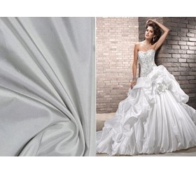 Cách chọn vải đẹp tại các cửa hàng bán vải may áo cưới