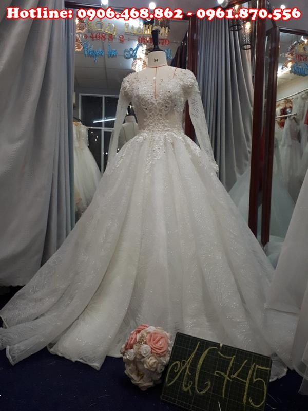 Địa chỉ may váy cưới đẹp tại sài gòn - Nozafashion đẳng cấp riêng theo từng chiếc váy cưới. 