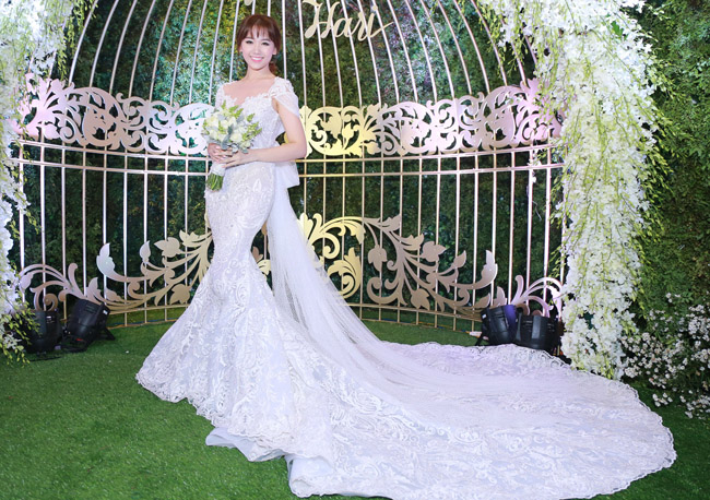 váy cưới xinh đẹp của Hari Won