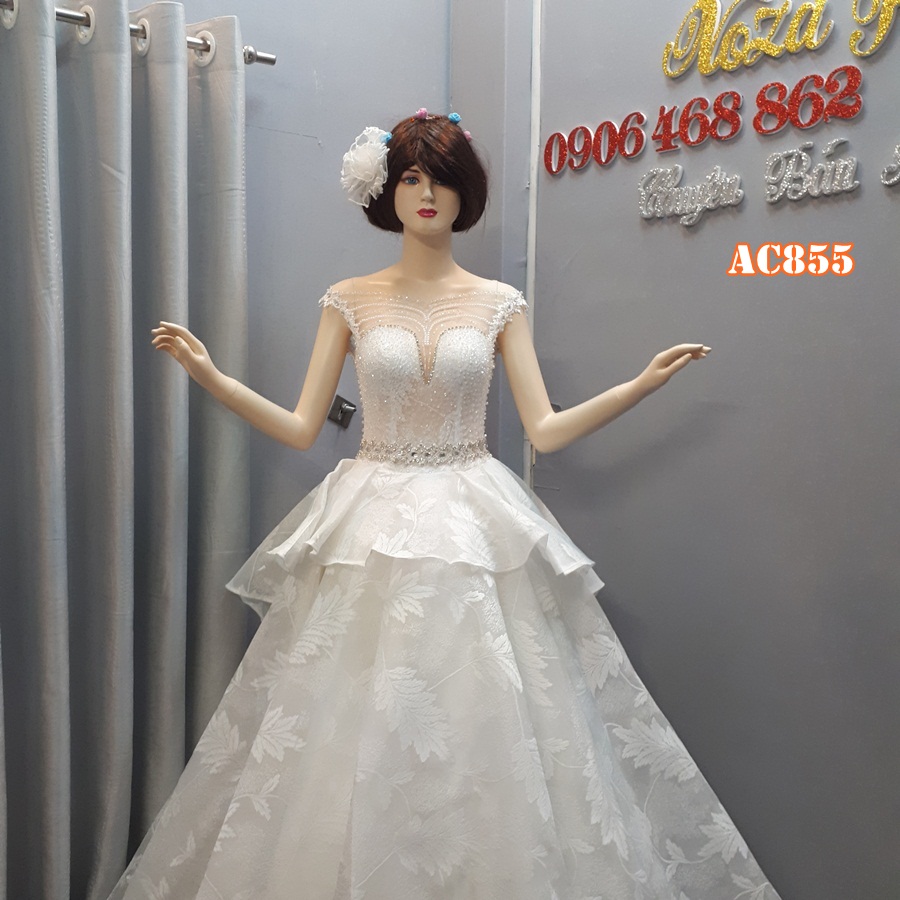 Các tiệm áo cưới đường Hồ Văn Huê thu hút như thế nào?